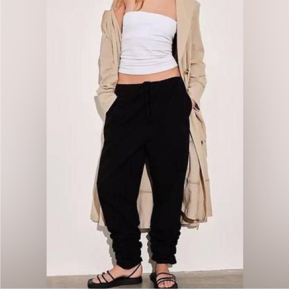 FREE PEOPLE NWT LIGHT PARACHUTE PANTS SIZE LARGE